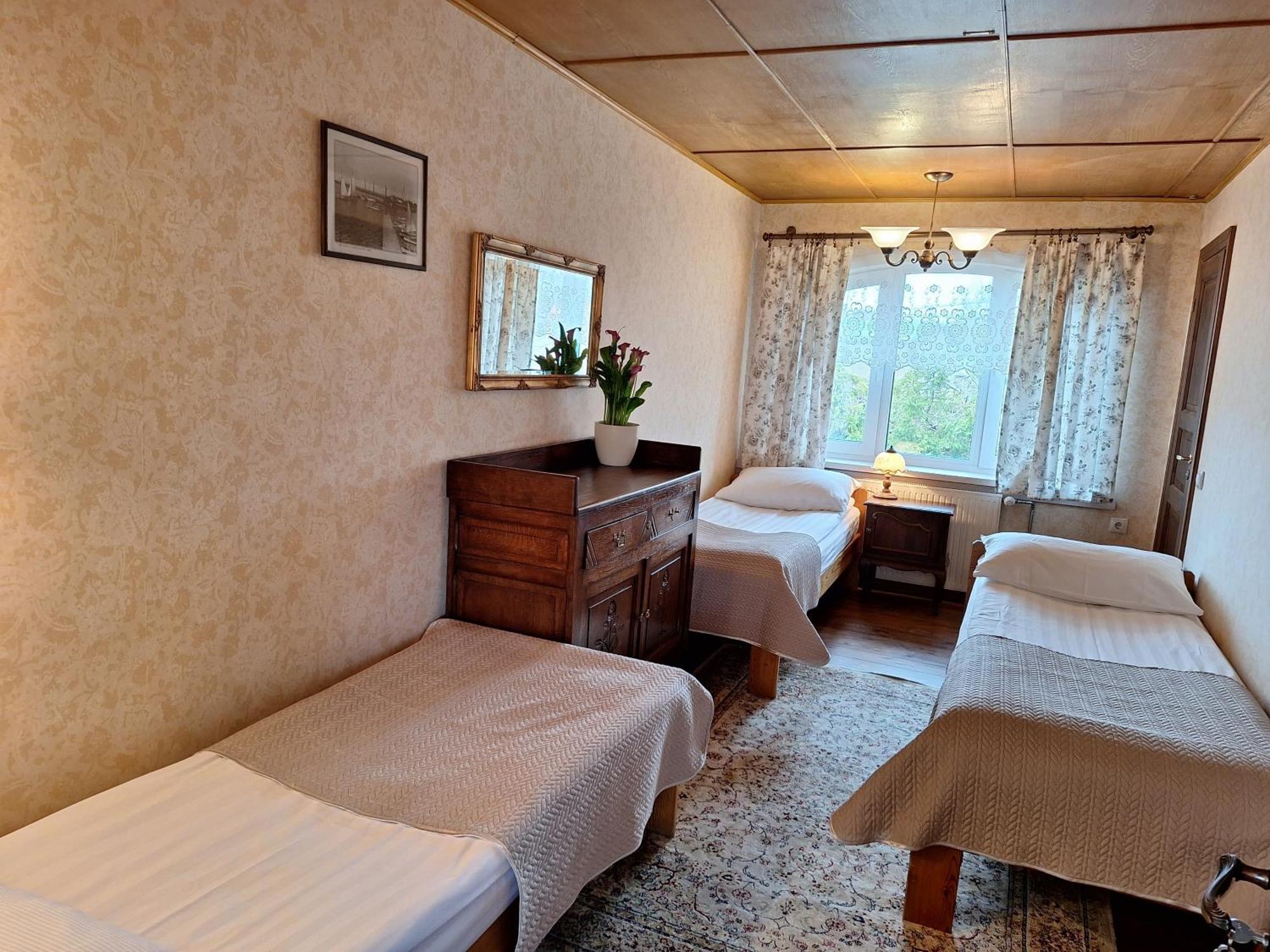 Kraavi Guest Hostel Kuressaare Exterior photo