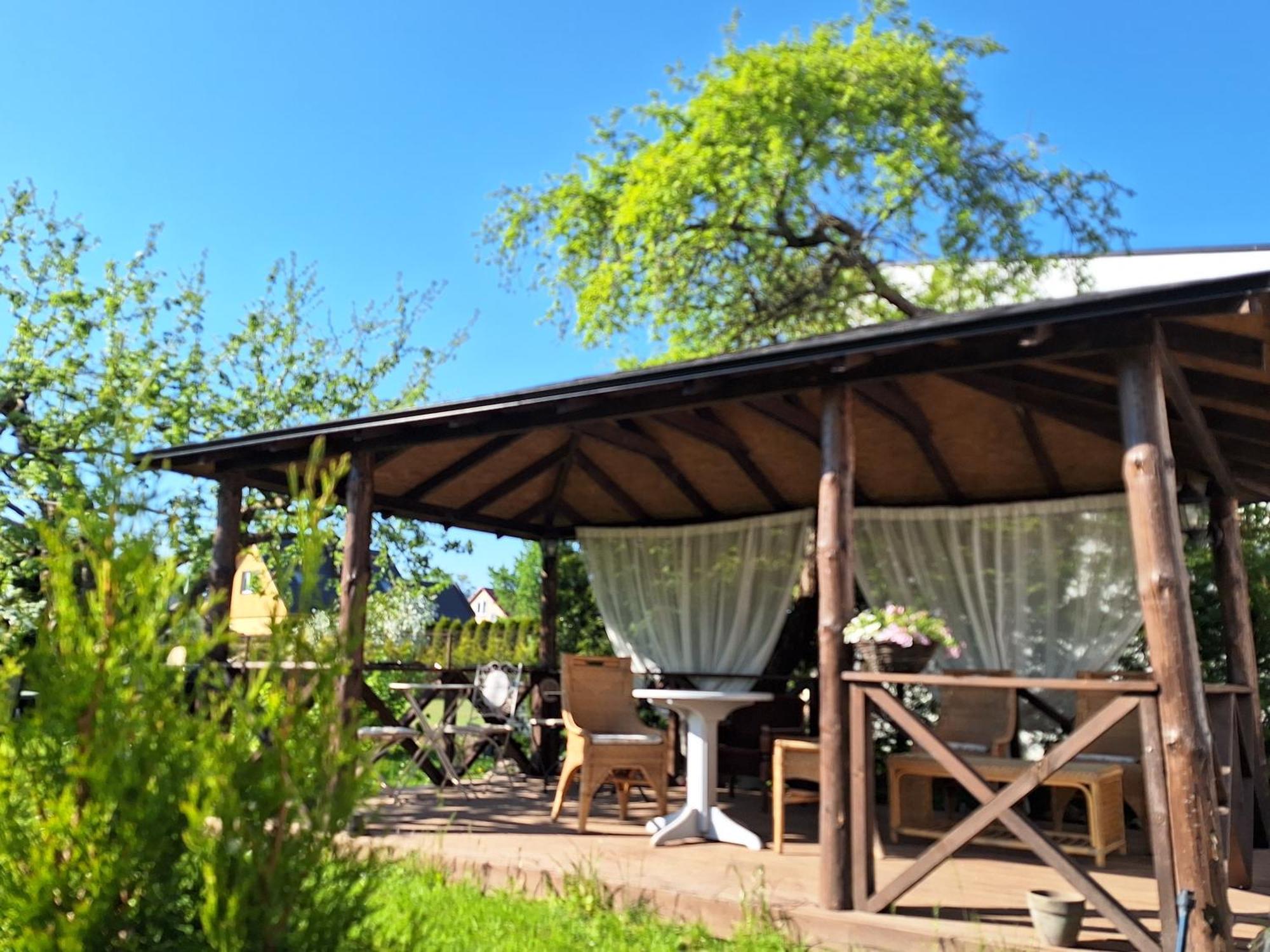 Kraavi Guest Hostel Kuressaare Exterior photo