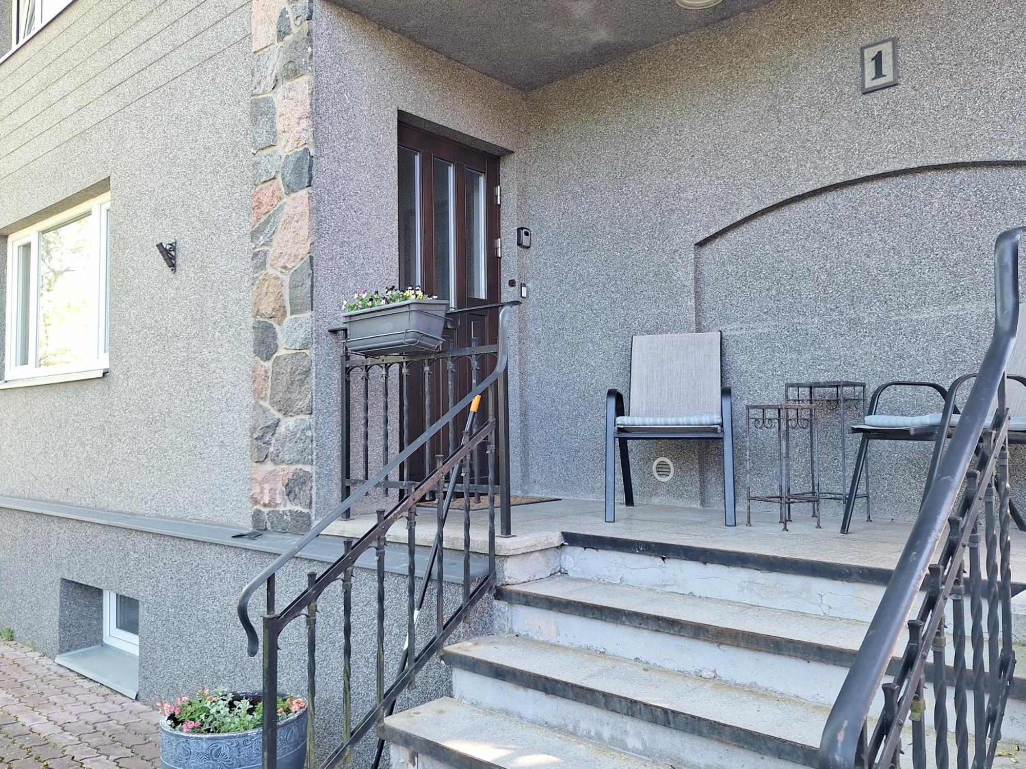 Kraavi Guest Hostel Kuressaare Exterior photo